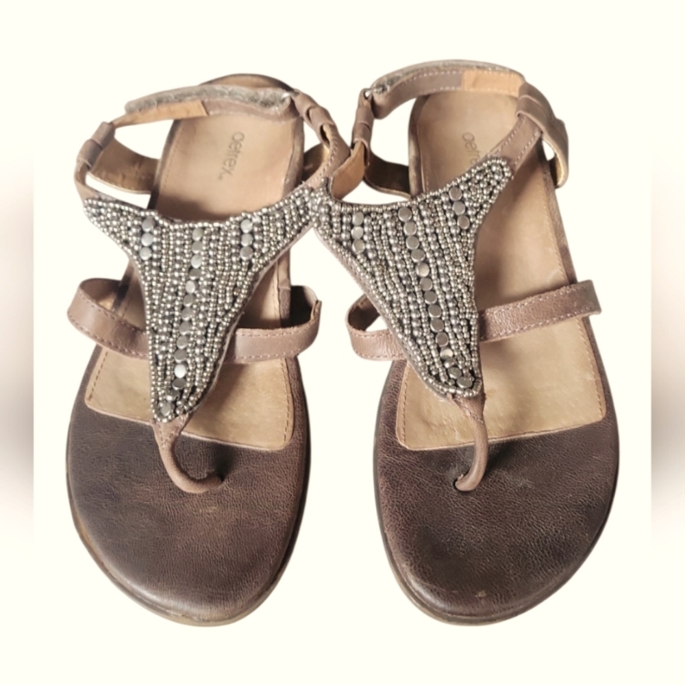Aetrex Women's Chic Beaded Tan Leather Thong Velcro Closure Sandals Sz 38